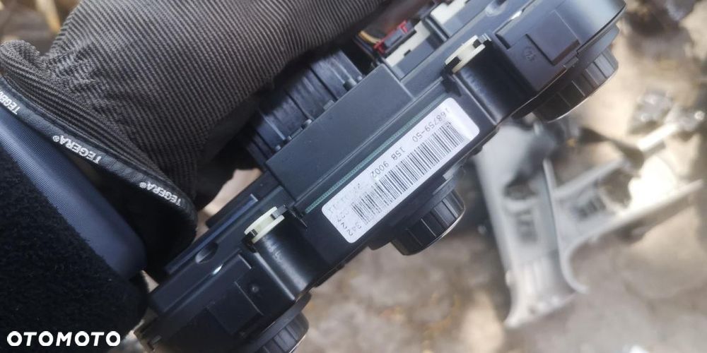 PANEL NAWIEWU KLIMATYZACJI Skoda Octavia ii lift - 2