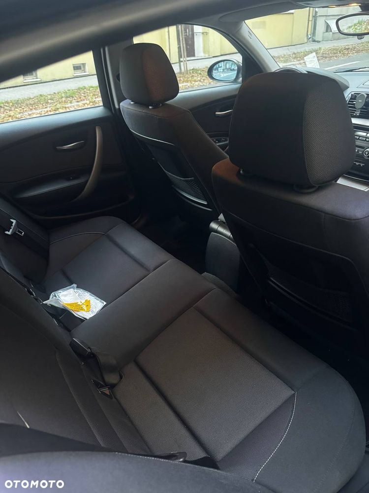 BMW Seria 1 116i - 11