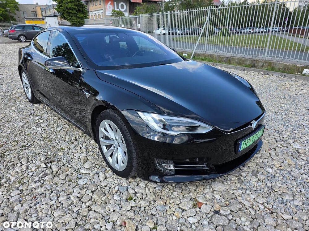 Tesla Model S - 2