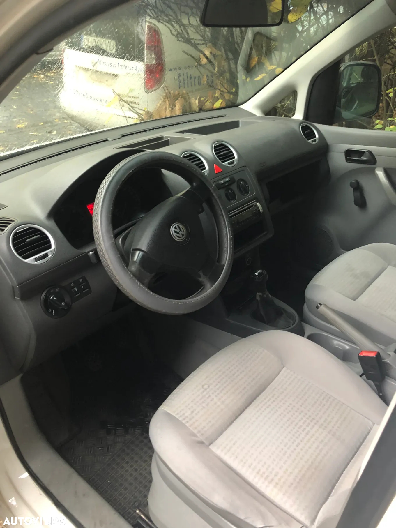 Dezmembrez Volkswagen Caddy 2006 alb - 9