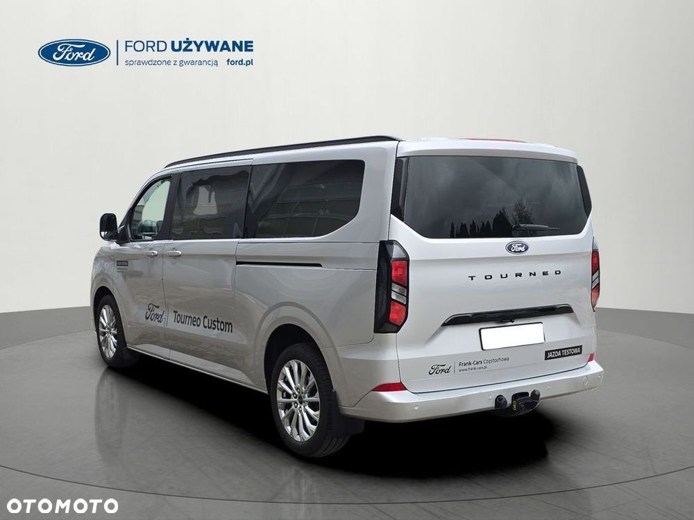 Ford Tourneo Custom - 13