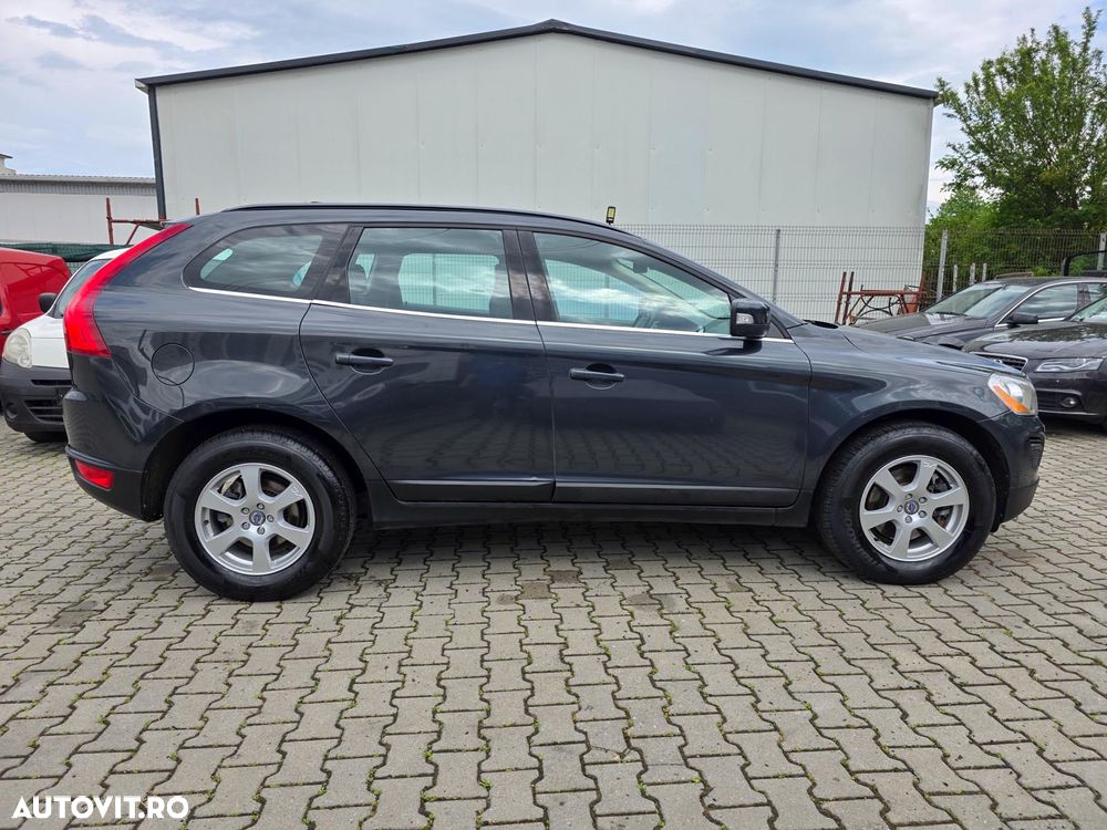 Volvo XC 60 D4 Geartronic Momentum - 28