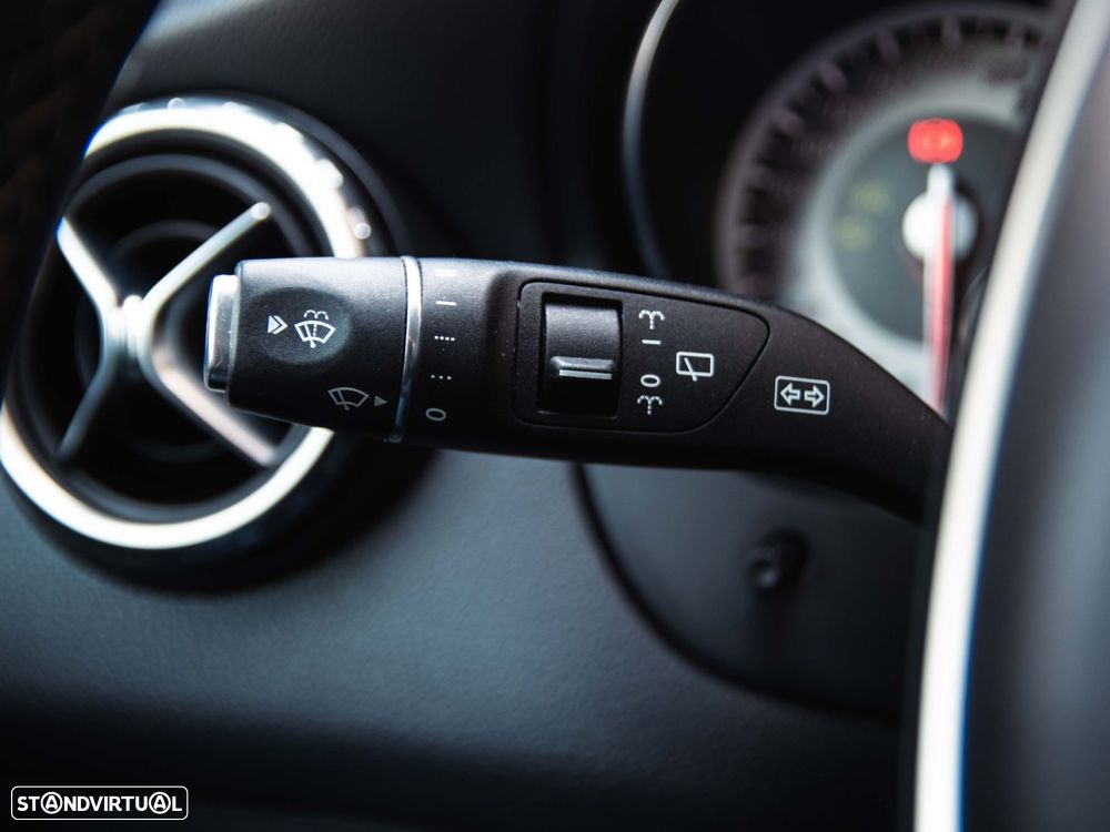 Mercedes-Benz GLA 180 CDI Urban - 26