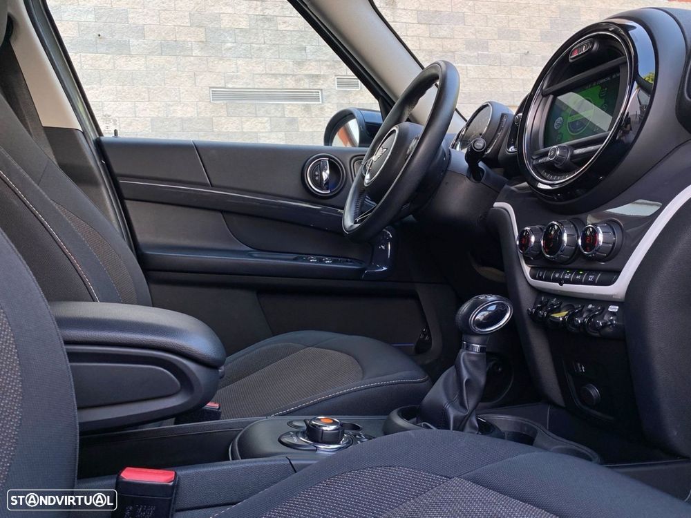 MINI Countryman Cooper SE ALL4 Classic Auto - 16