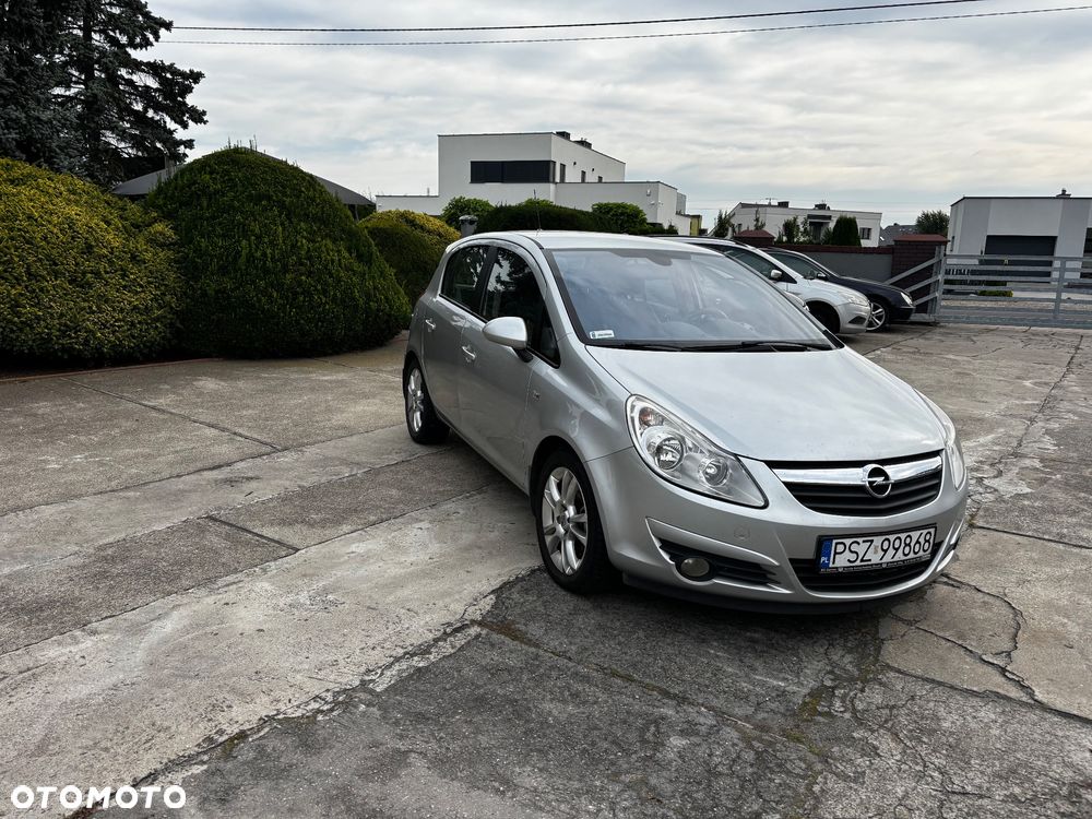 Opel Corsa 1.4 16V Cosmo - 2