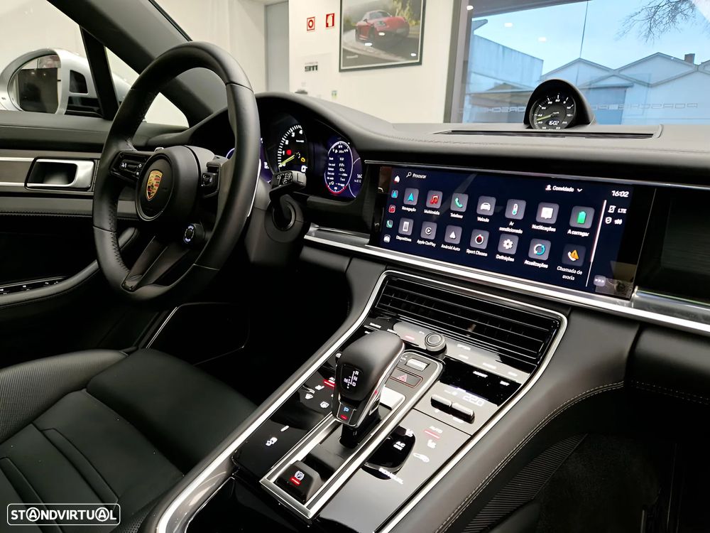 Porsche Panamera Sport Turismo 4 E-Hybrid Platinum Edition PDLS - 35