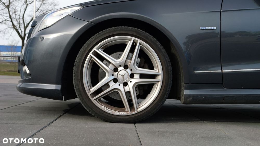 Mercedes-Benz Klasa E 350 CGI BlueEFFICIENCY 7G-TRONIC Elegance - 14