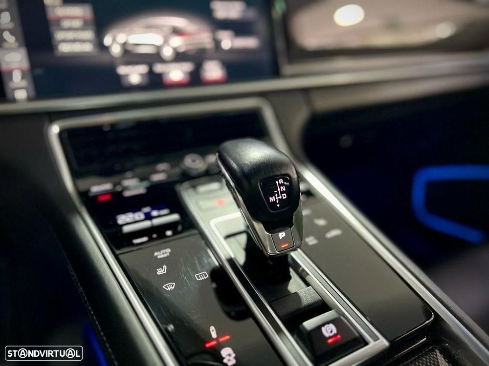 Porsche Panamera 4 S - 32