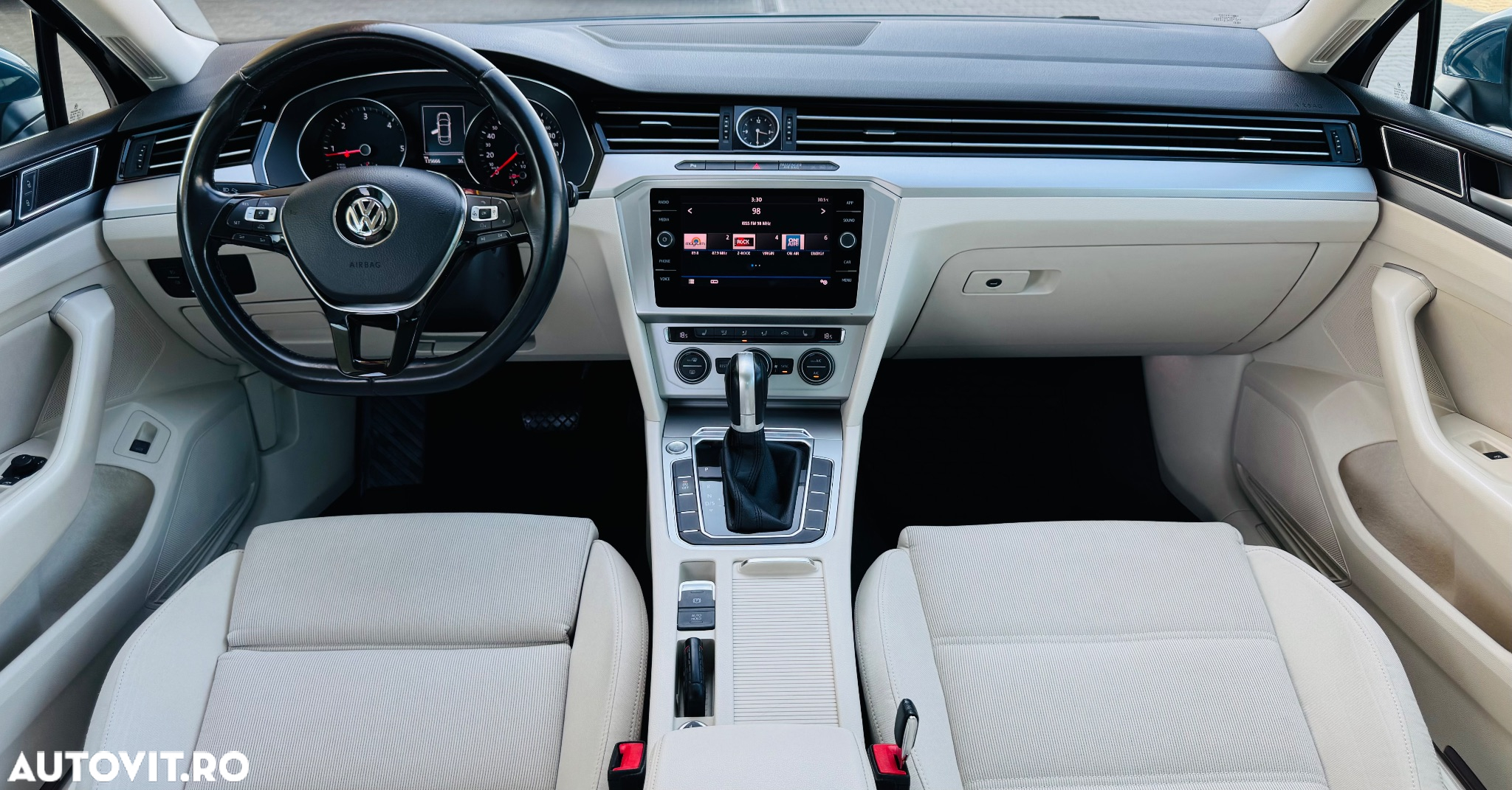 Volkswagen Passat - 2