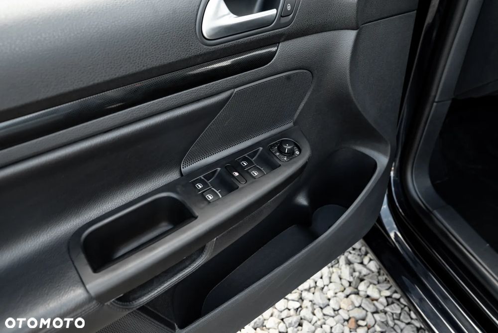 Volkswagen Golf 1.6 TDI DPF DSG Highline - 18