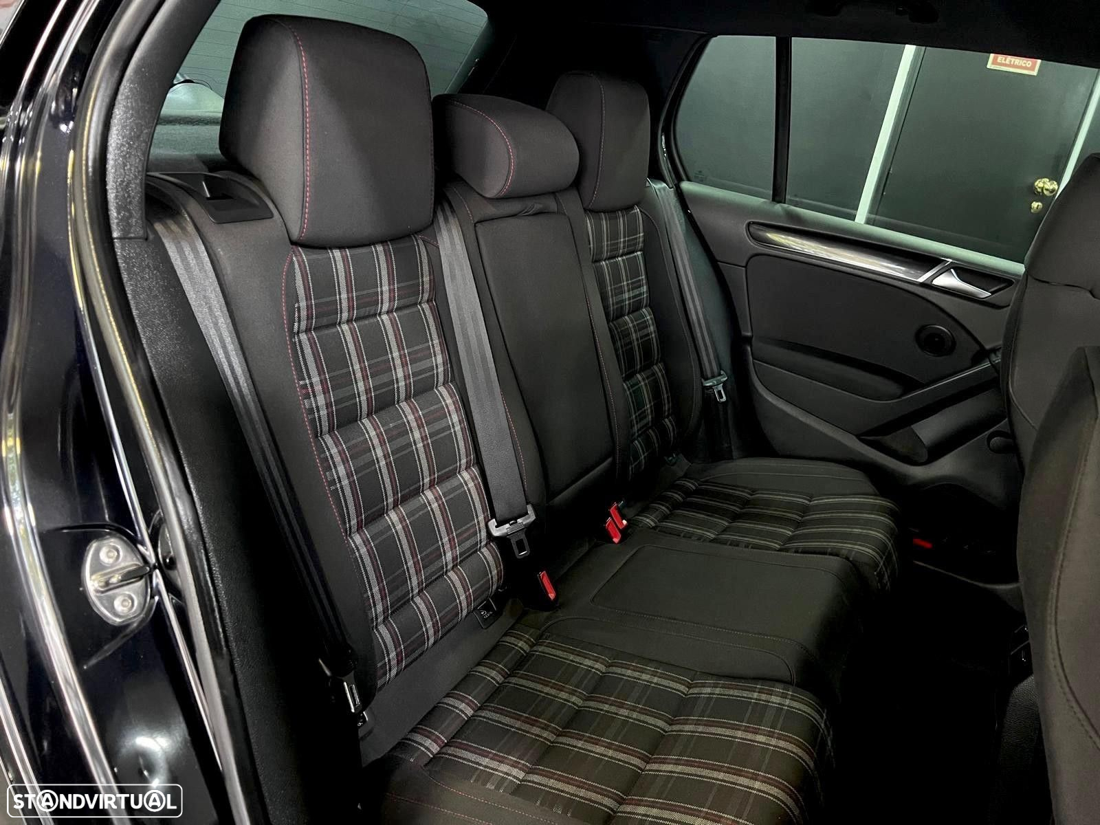 VW Golf 2.0 TSi GTI - 31