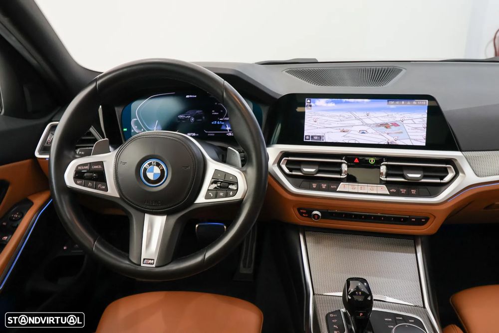 BMW 320 e Pack Desportivo M Auto - 16