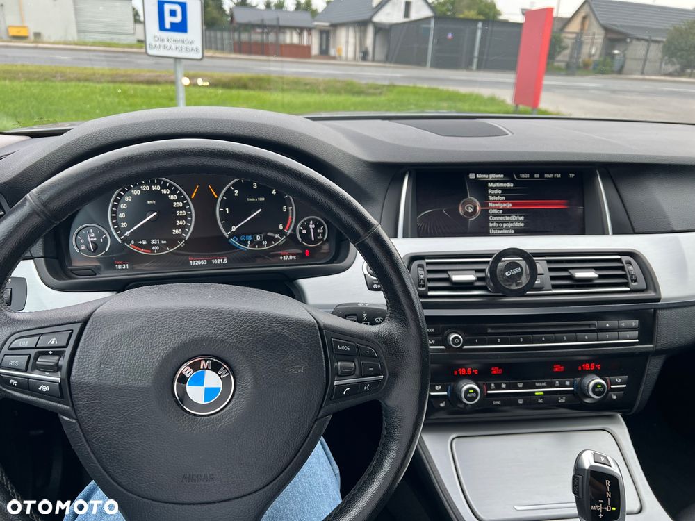 BMW Seria 5 525d - 10