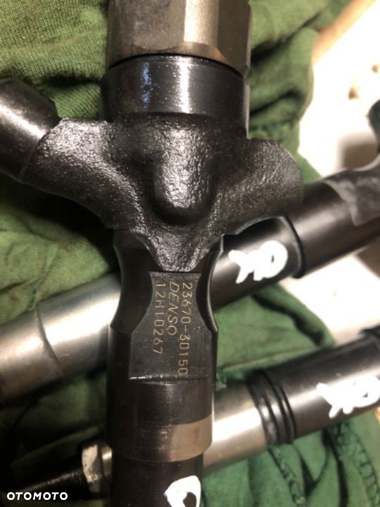 Wtryskiwacze toyota hilux 3.0 2.5 d4d 23670-30150 - 4