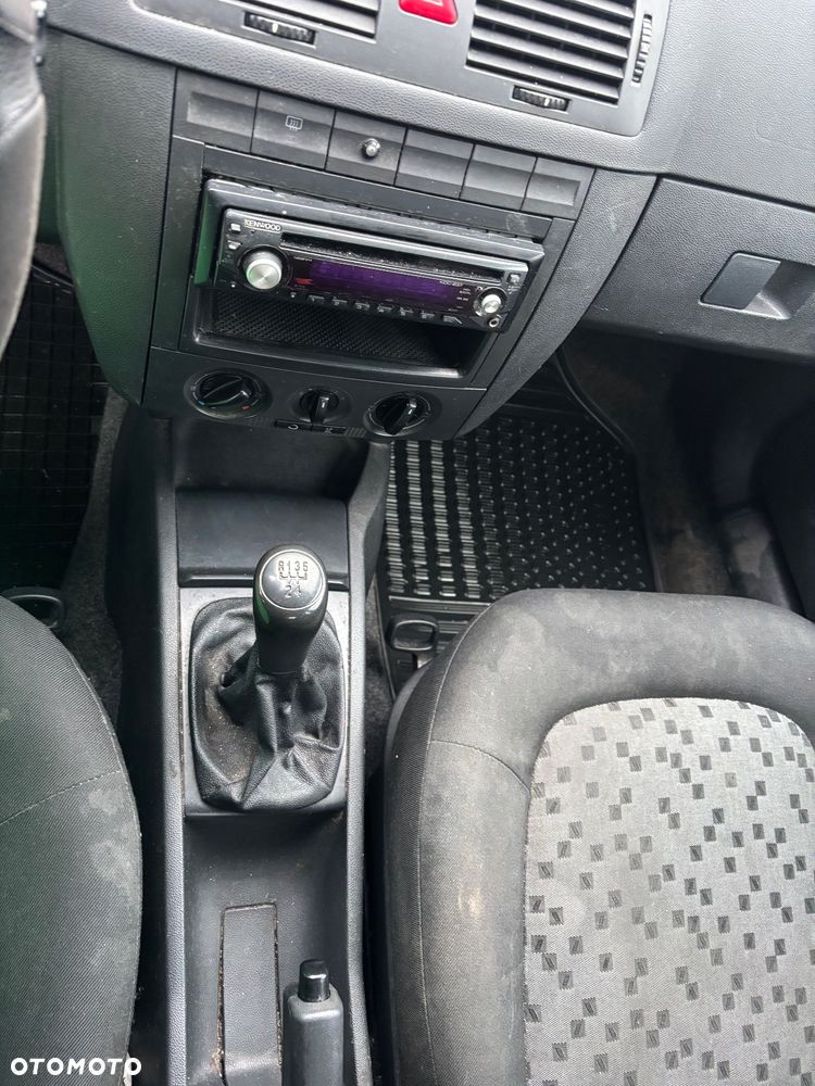 Skoda Fabia 1.4 16V Active - 9