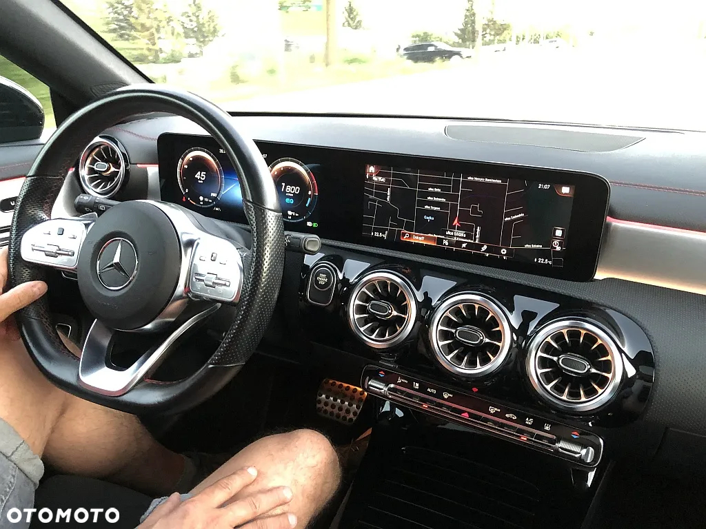 Mercedes-Benz CLA - 40