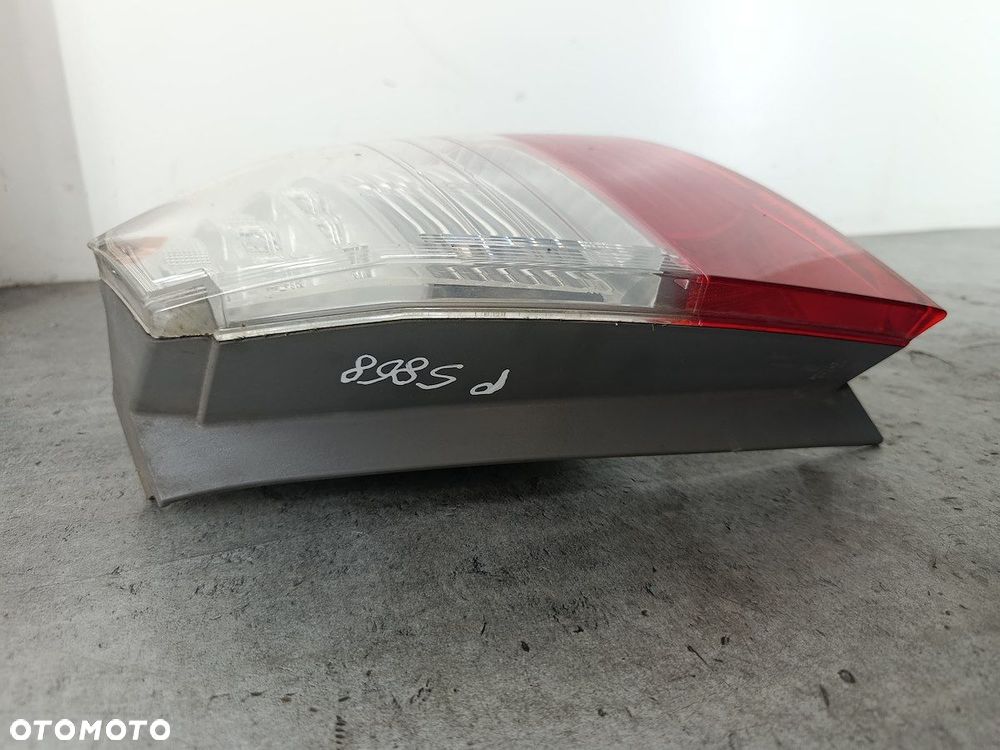 LAMPA TYLNA PRAWA HONDA JAZZ III P7612R STANLEY   HATCHBACK 5D - 5