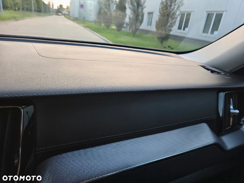 Volvo XC 60 B4 D Inscription - 34