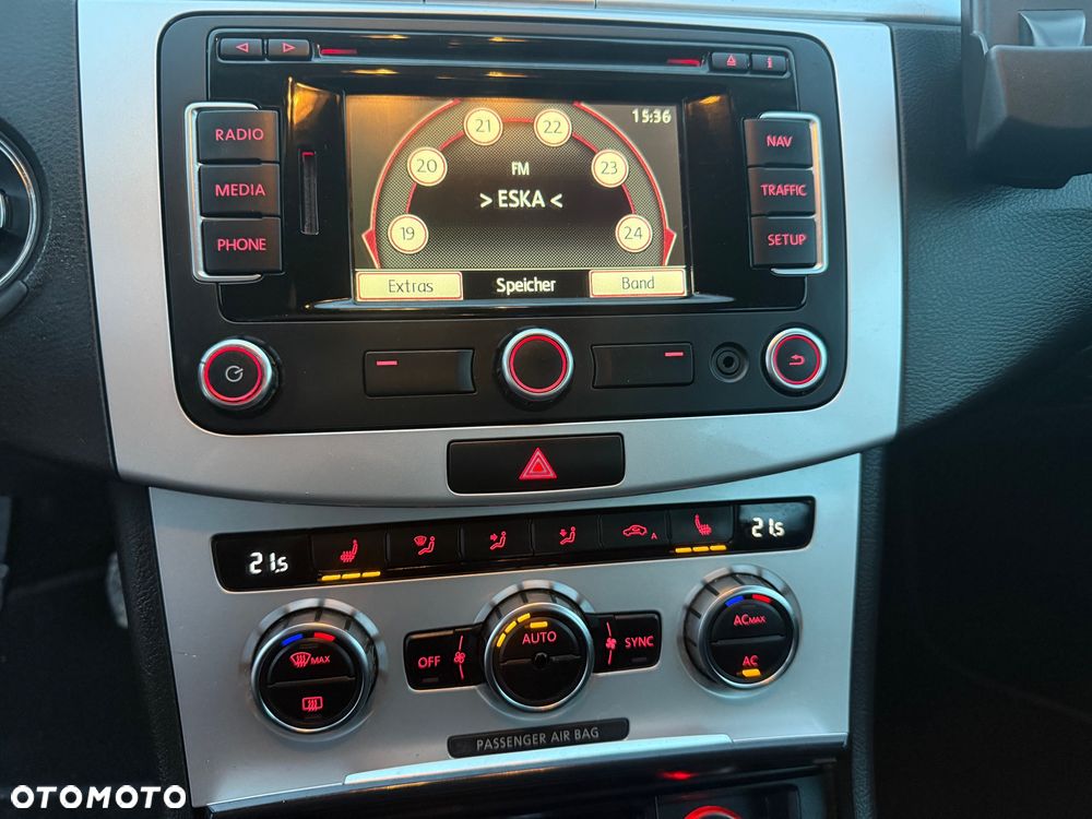 Volkswagen Passat - 15