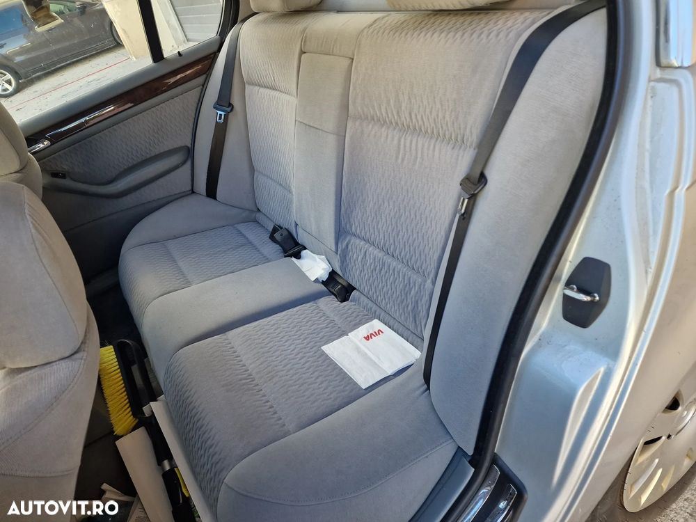 BMW Seria 3 320i - 11