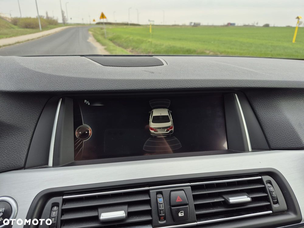 BMW Seria 5 520d xDrive - 17