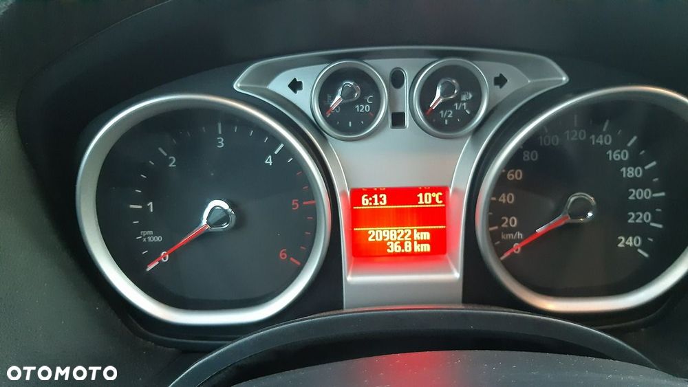 Ford Kuga 2.0 TDCi 2x4 Titanium - 21