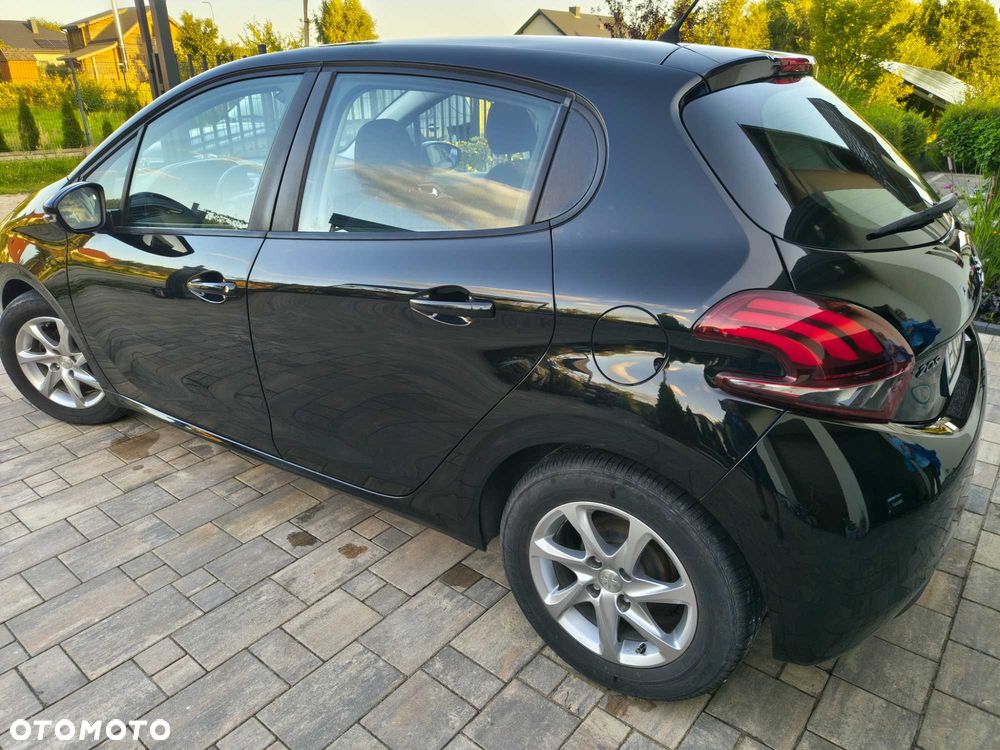 Peugeot 208 - 2