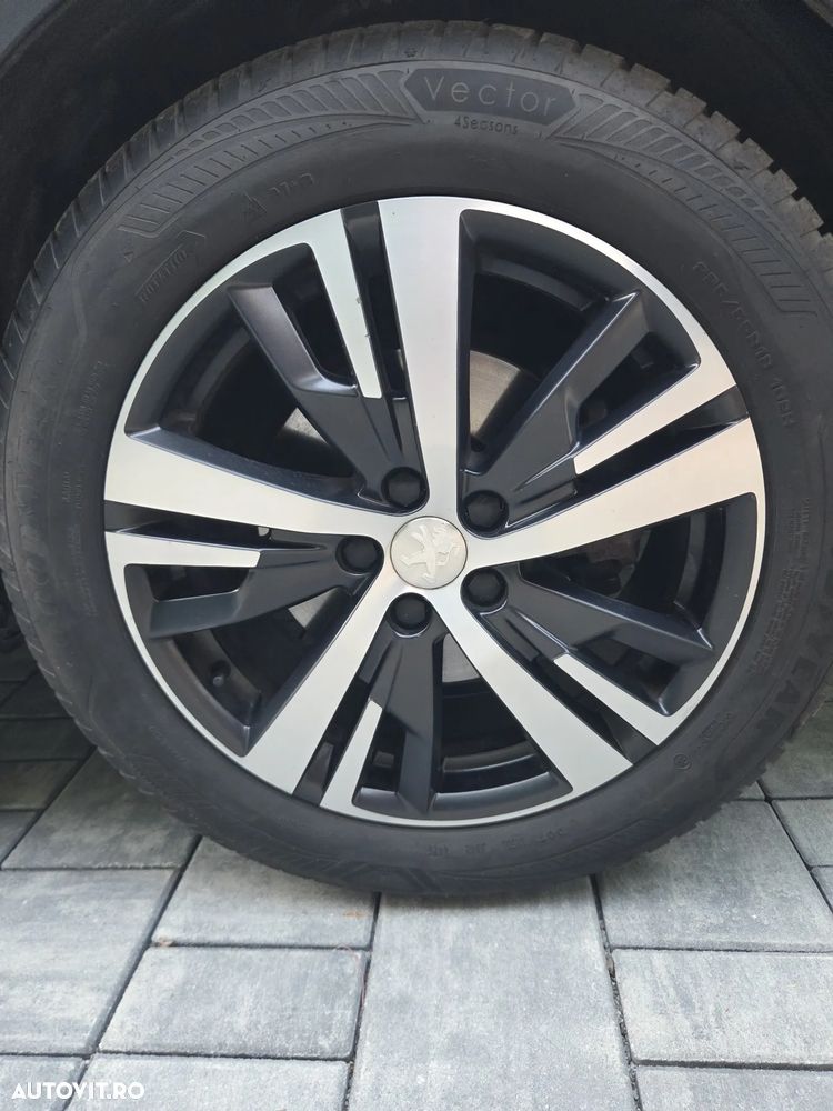 Peugeot 3008 1.6 BlueHDI S&S EAT6 GT-Line - 23