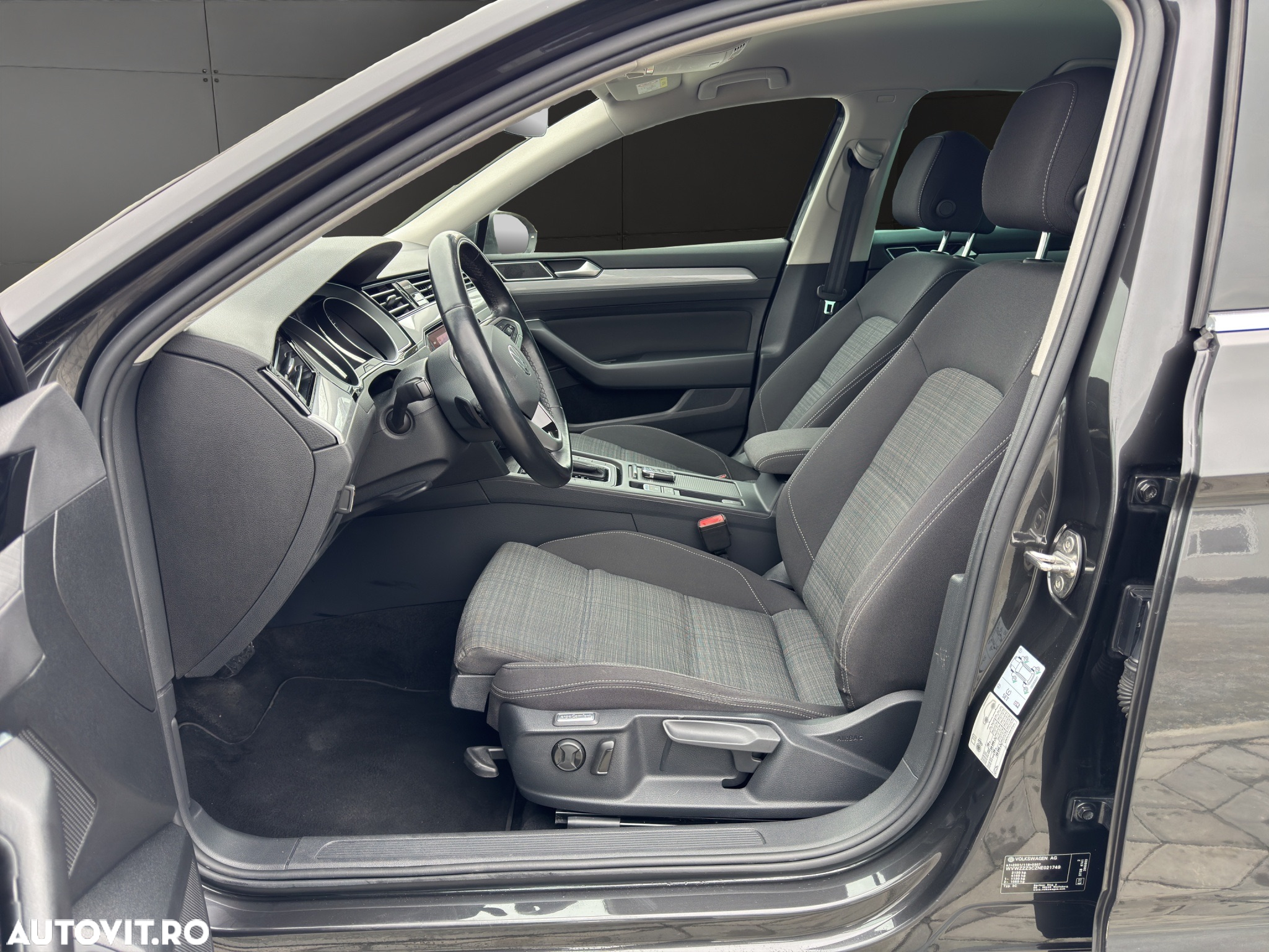 Volkswagen Passat 2.0 TDI SCR DSG Business - 5