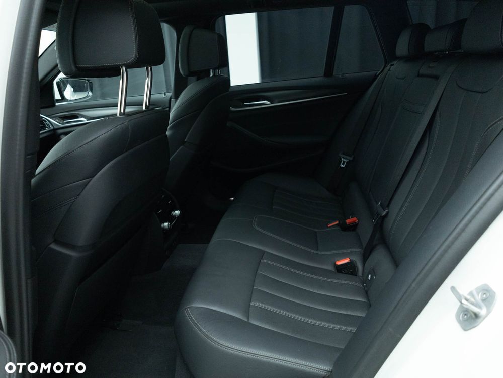 BMW Seria 5 530i xDrive M Sport Edition - 34