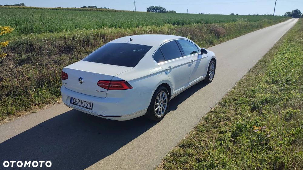 Volkswagen Passat 1.8 TSI BMT Highline - 32
