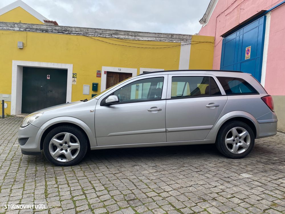 Opel Astra Caravan - 3