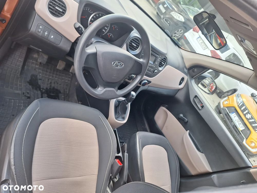 Hyundai i10 - 10