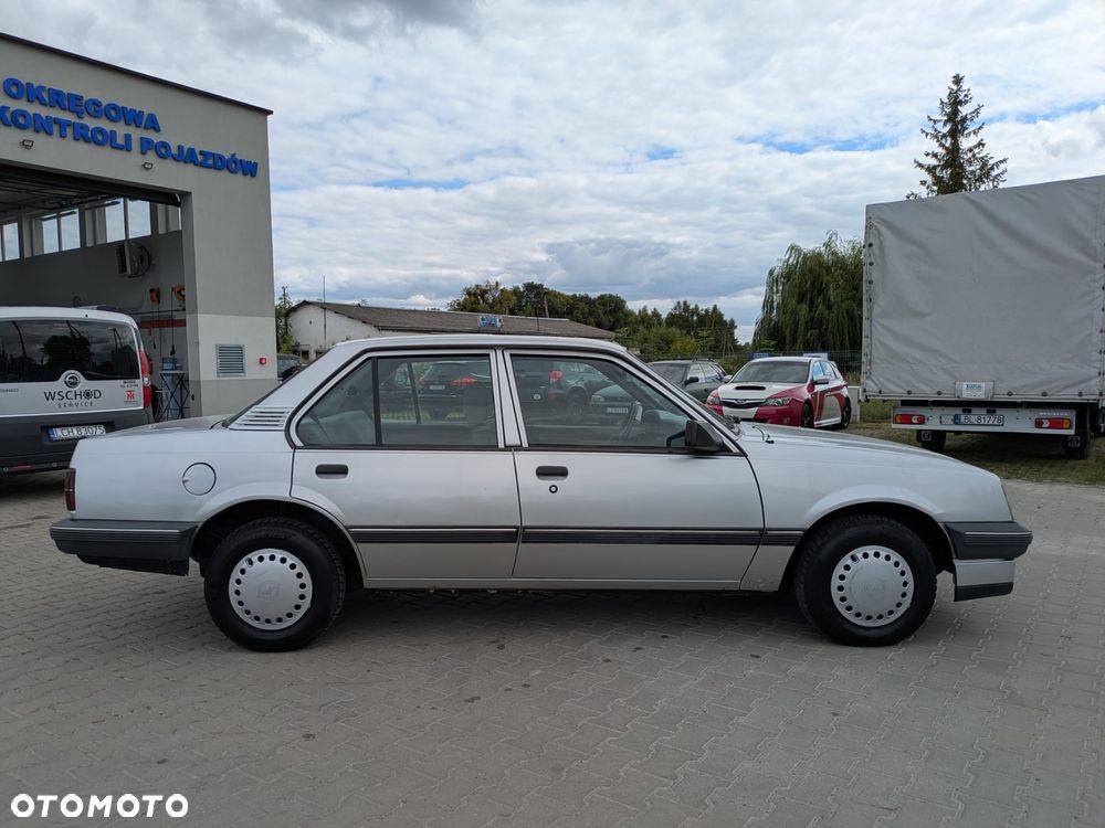 Opel Ascona - 5