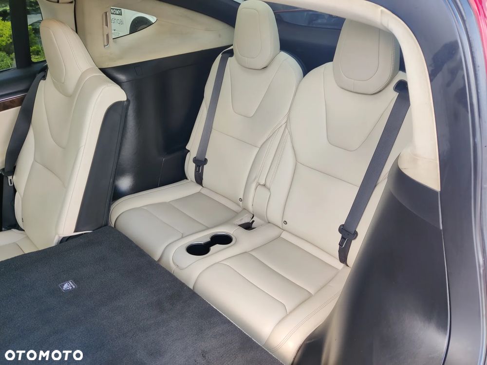 Tesla Model X Long Range Plus - 18
