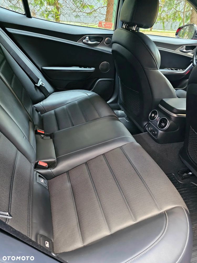 Kia Stinger 3.3 T-GDI V6 GT AWD - 11