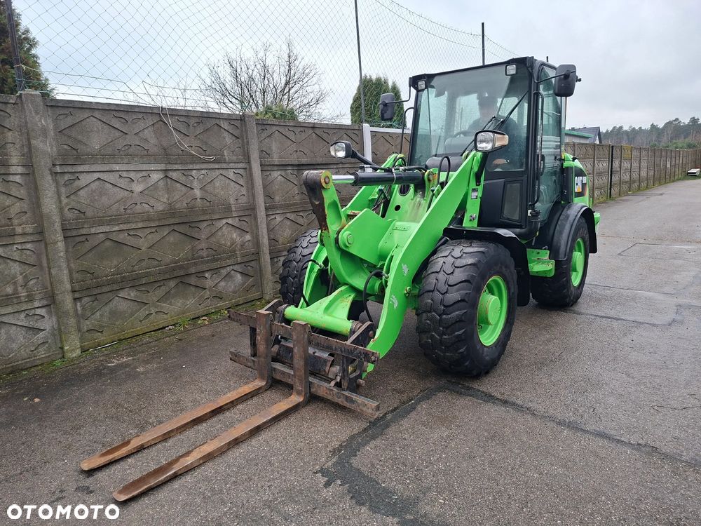 Caterpillar CAT 906 M - 1