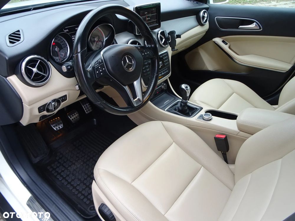Mercedes-Benz GLA 180 (CDI) d - 19
