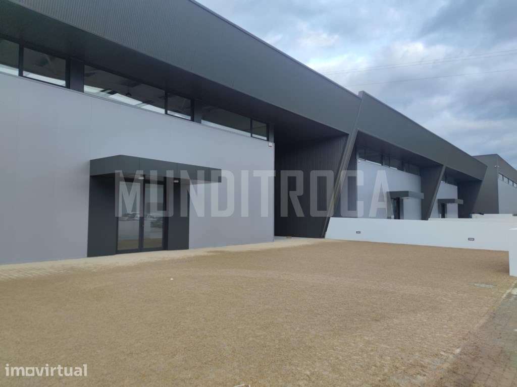 Pavilhão em Manhente - Grande imagem: 3/9