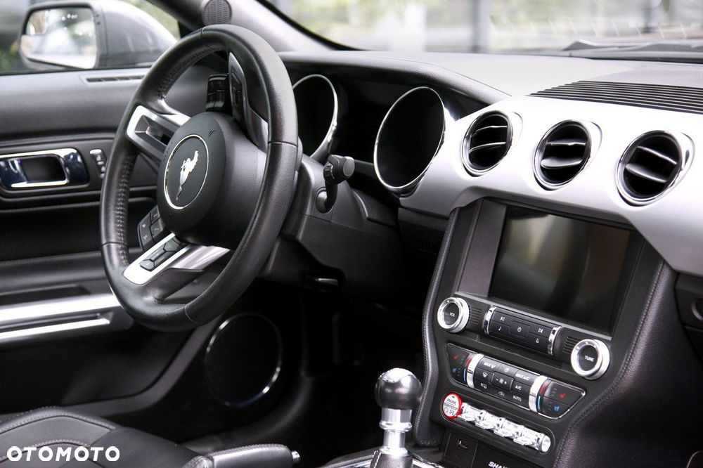 Ford Mustang - 13