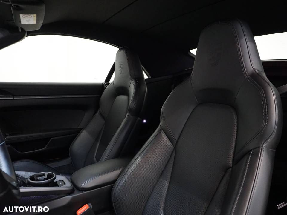 Porsche 911 Carrera Cabriolet PDK - 14