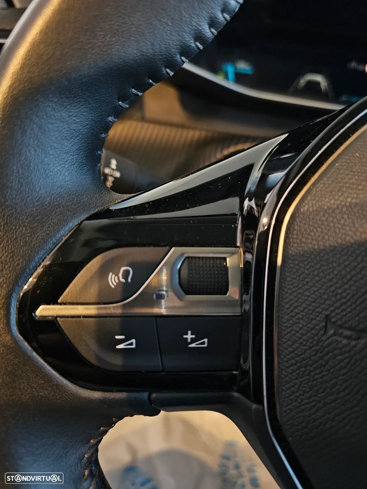 Peugeot e-2008 Allure Pack - 15