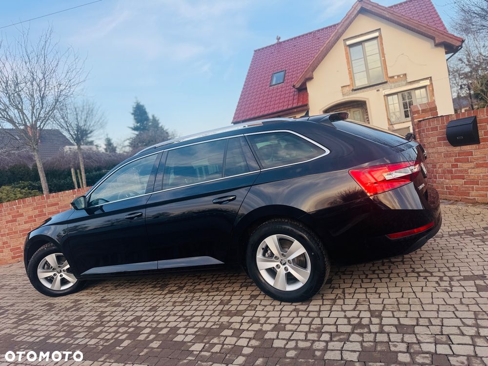 Skoda Superb 2.0 TDI DSG Active - 37