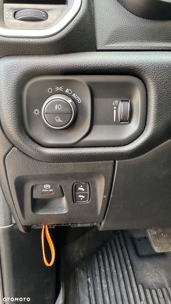 RAM 1500 5.7 Crew Cab Bighorn - 14