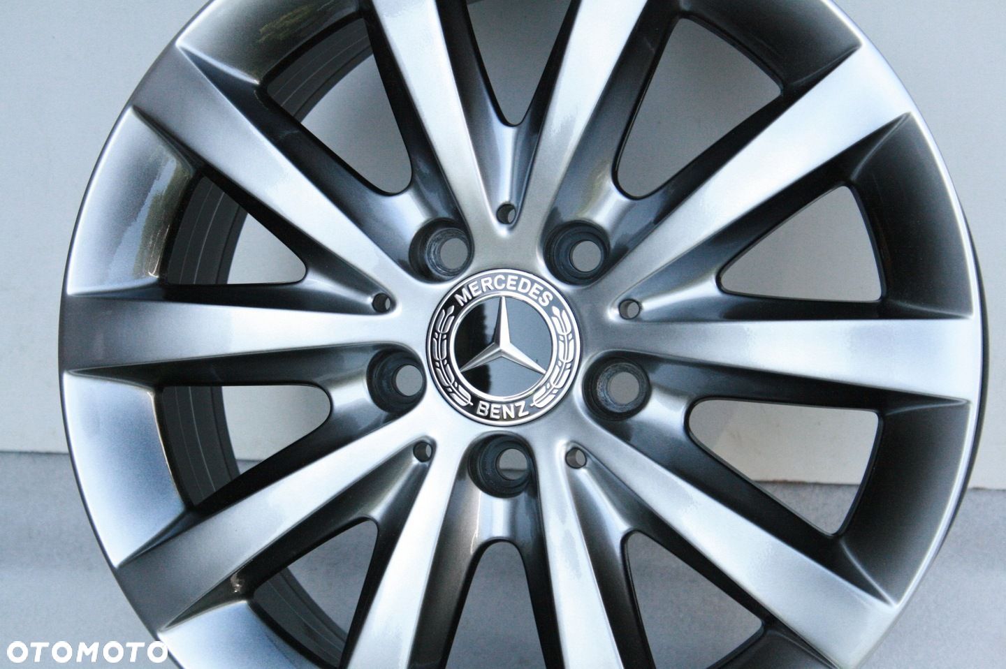 FELGI MERCEDES V VITO A CLA B C GLA GLB 16 OE A2464010500 ORYGINALNE - 1