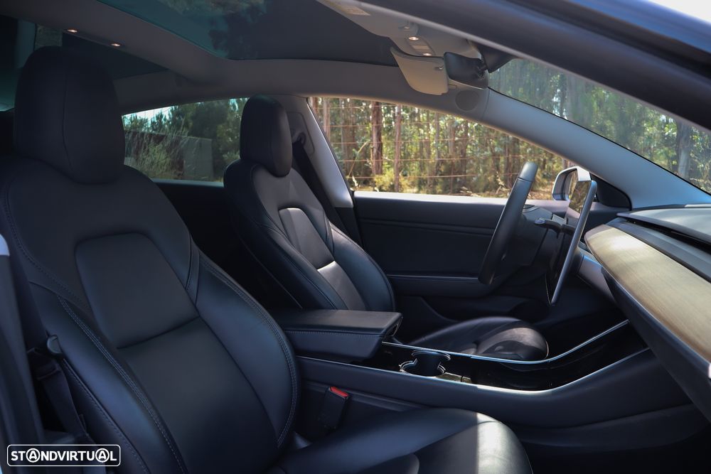Tesla Model 3 - 12