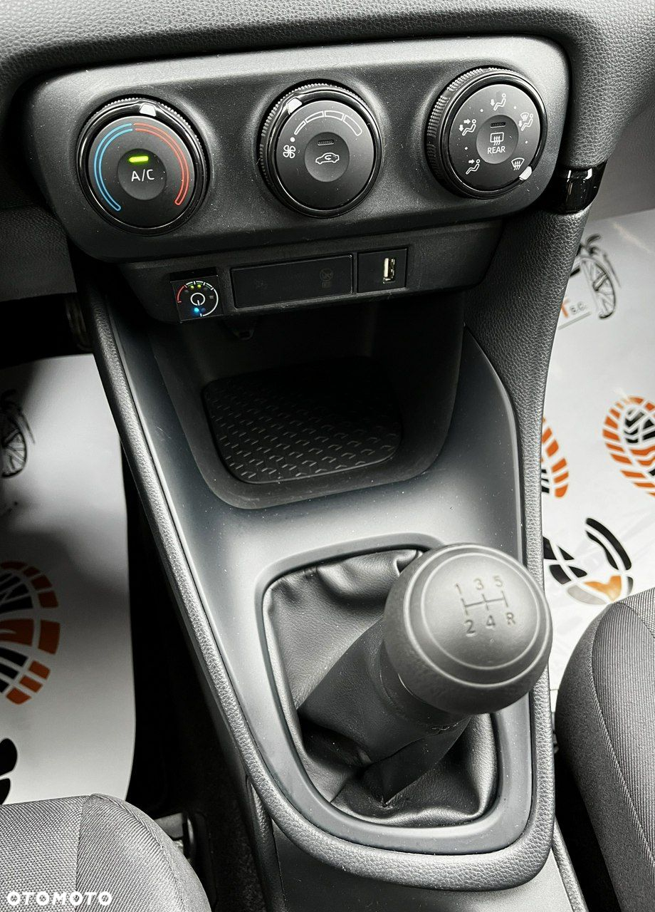 Toyota Yaris - 25