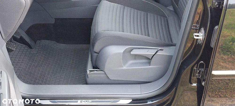Volkswagen Touran - 22