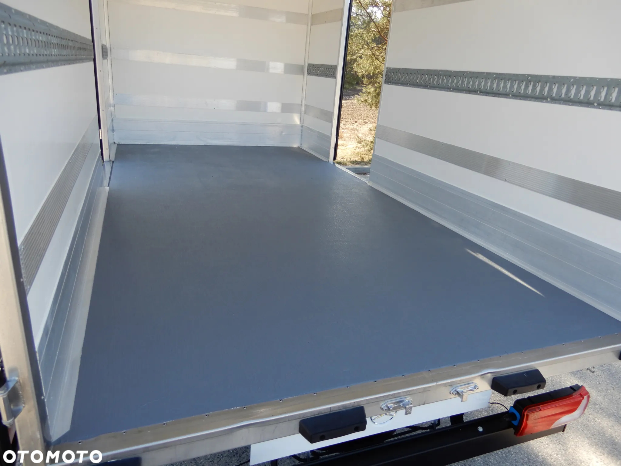 Mercedes-Benz Sprinter 516 CDI 163 KM 2.2 CDI Chłodnia Mroźnia -32*C +29*C Boczne Drzwi x 2 Izoterma PLANDEX 4.19 Cm 8.E.Palet Agregat Thermo King V300 MAX Zasilany Na Postoju V230 Stan Auta Jak NOWY - 26