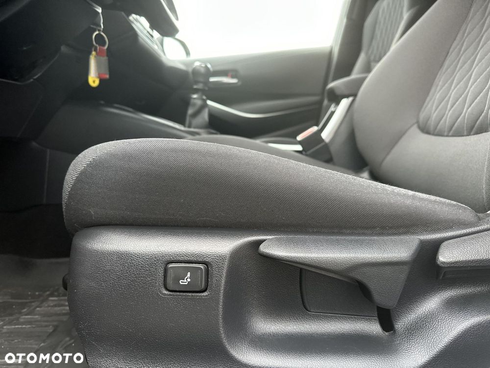 Toyota Corolla - 16
